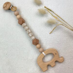 Wagenhanger met naam siliconen letters en beukenhouten olifant
