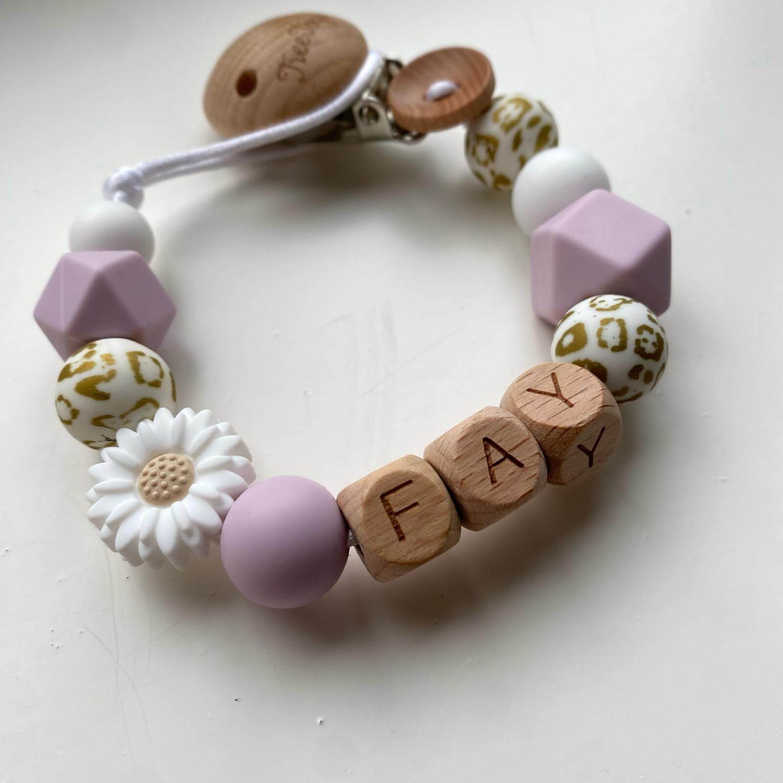 Speenkoord met naam Daisy wit goud