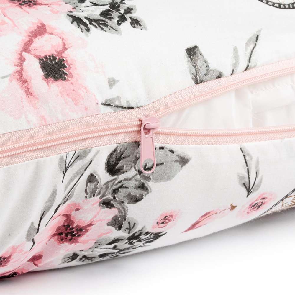Zwangerschapskussen wit met roze bloemen 3
