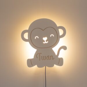Houten wandlamp Aap met gepersonaliseerde naam