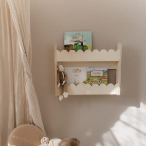 Boekenrek twee laags kinderkamer met schommelstoel te personaliseren met naam van je kindje