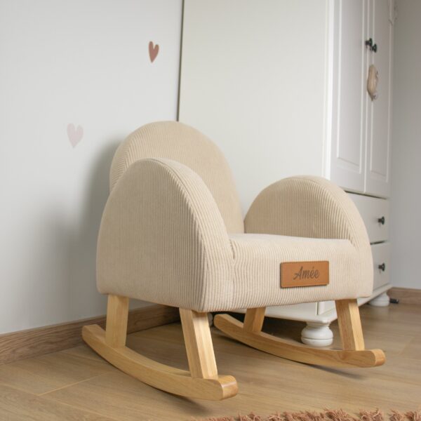 Schommelstoel met naam ribstof beige (1)