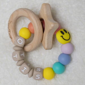 Setje van speenkoord en bijtring smiley thema gepersonaliseerd met naam